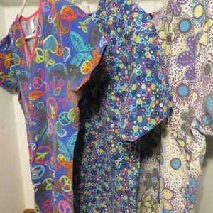 3 VTG Scrub Tops - Women sz M  825